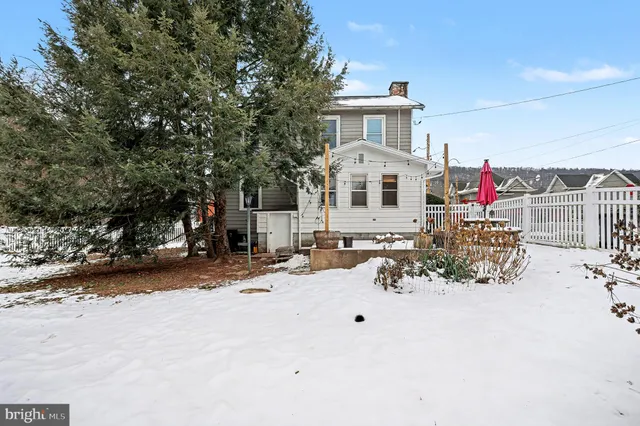 $200,000 | 126 East Market Street, Gratz, PA 17030