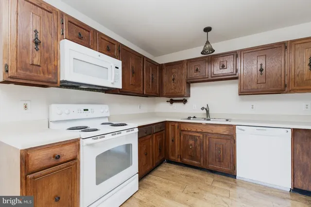 $2,700 | 5308 Macwood Drive, Woodbridge, VA 22193