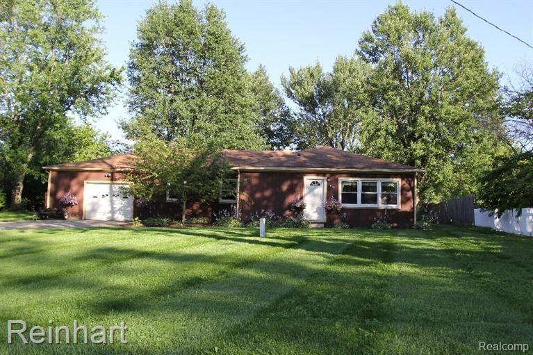 18485 Kent Road Dundee, MI 48131 - Photo 1 of 32 1.jpg