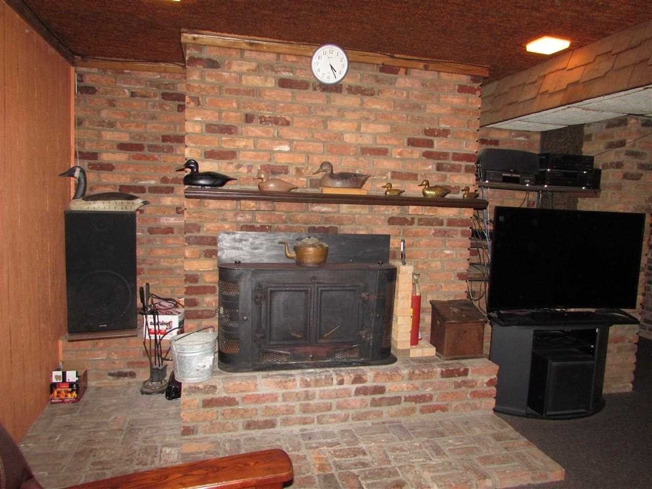 12427 Center Road Fenton, MI 48430 - Photo 29 of 52 21552667-28.JPG