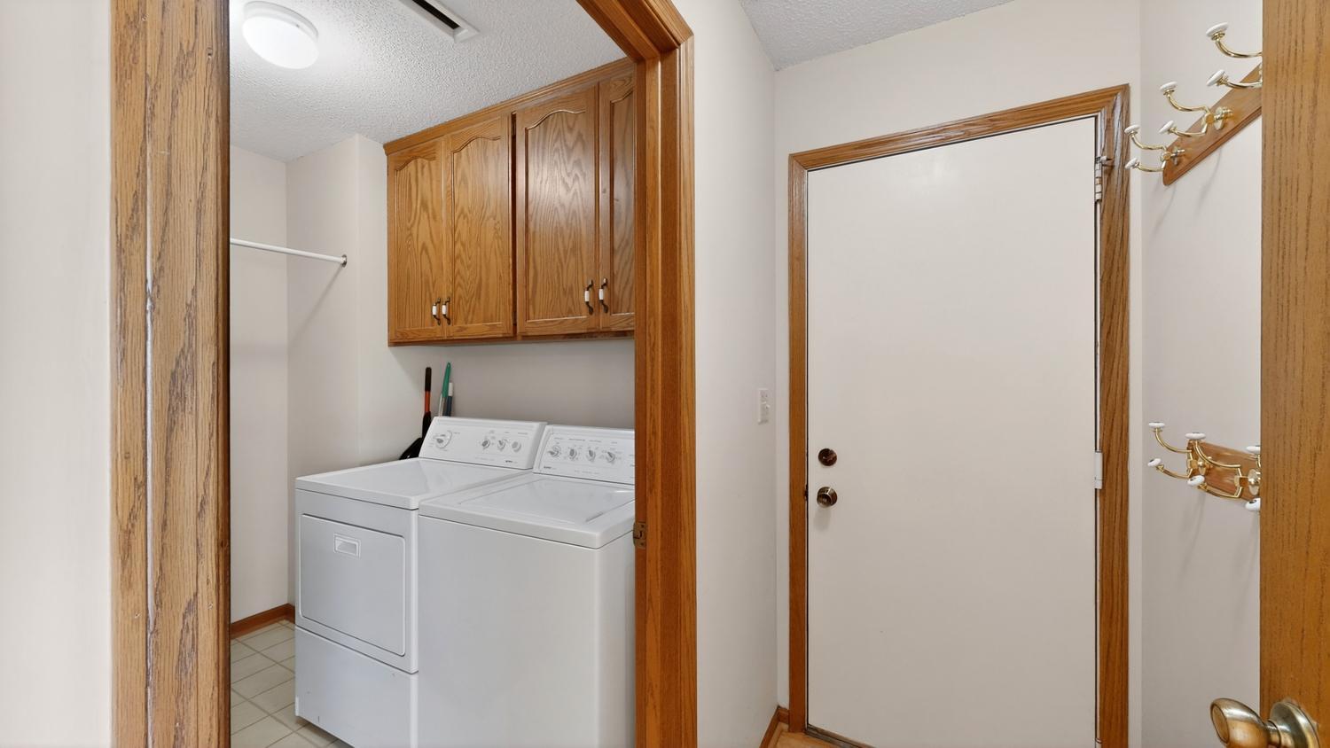 4236 Stoneham Lane Northwest Rochester, MN 55901 - Photo 8 of 61 Gallery Image 8