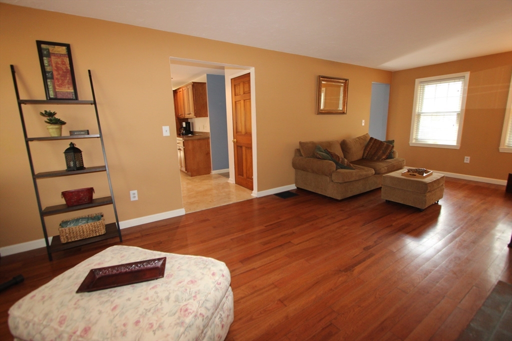 32 Sibley Road Sutton, MA 01590 - Photo 9 of 31