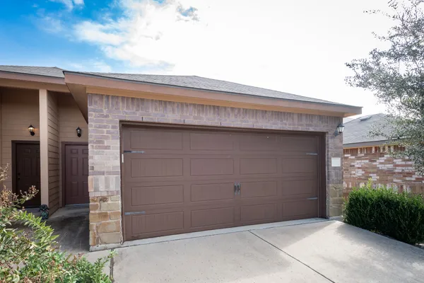 $1,675 | 424 Jack Rabbit Lane, Unit B, Buda, TX 78610