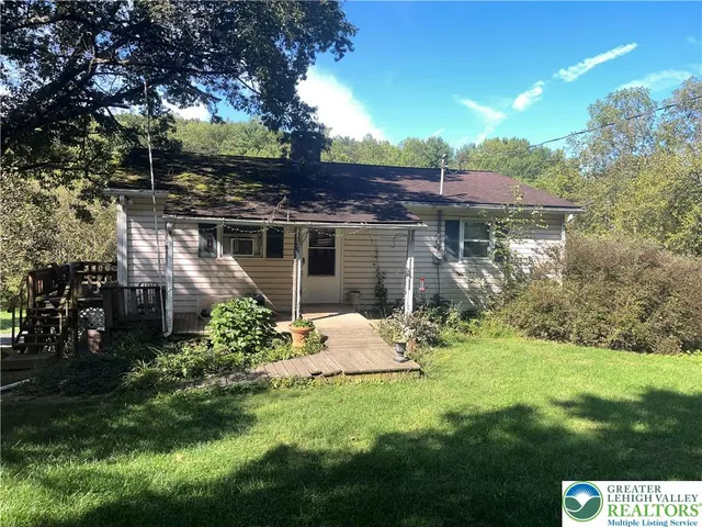 $378,000 | 861 Muschlitz Road, Nazareth, PA 18064