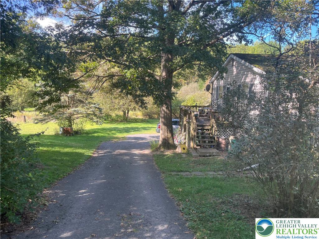 861 Muschlitz Road Nazareth, PA 18064 - Photo 3 of 35