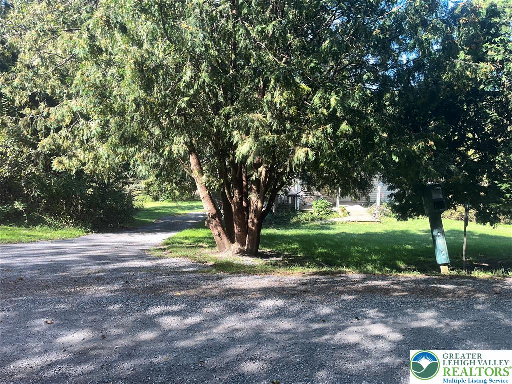 861 Muschlitz Road Nazareth, PA 18064 - Photo 4 of 35