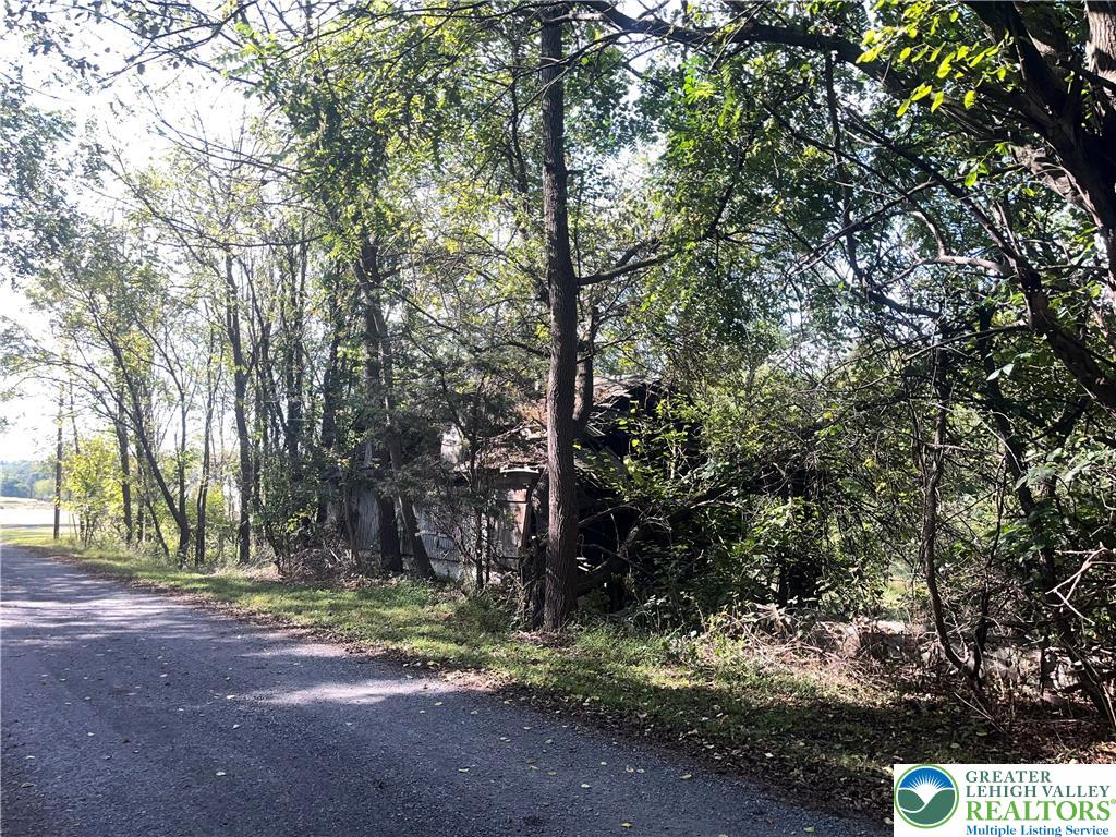 861 Muschlitz Road Nazareth, PA 18064 - Photo 5 of 35