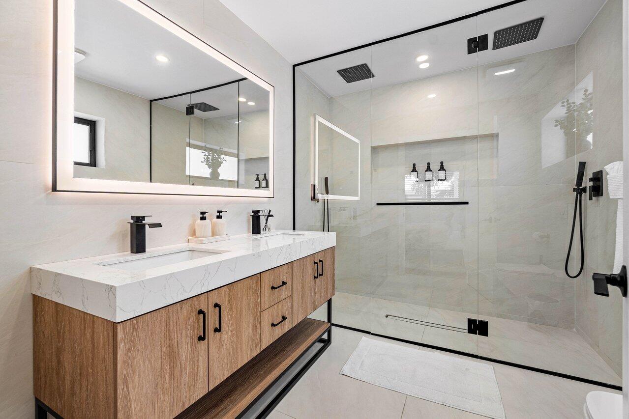 739 Northwest 7th Street Boca Raton, FL 33486 - Photo 15 of 37 014-739Northwest7thStreet-BocaRaton-FL-3