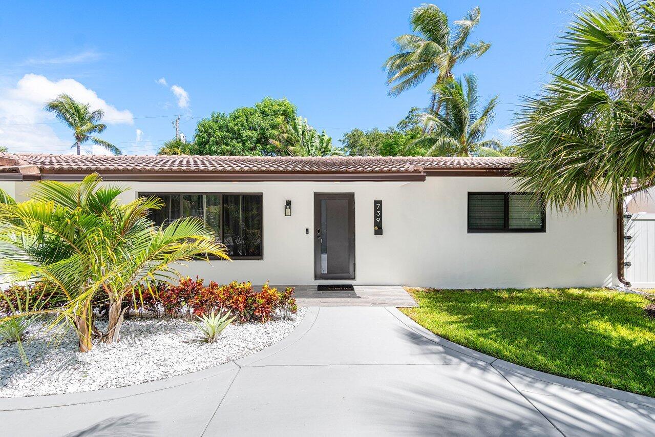 739 Northwest 7th Street Boca Raton, FL 33486 - Photo 4 of 37 004-739Northwest7thStreet-BocaRaton-FL-3