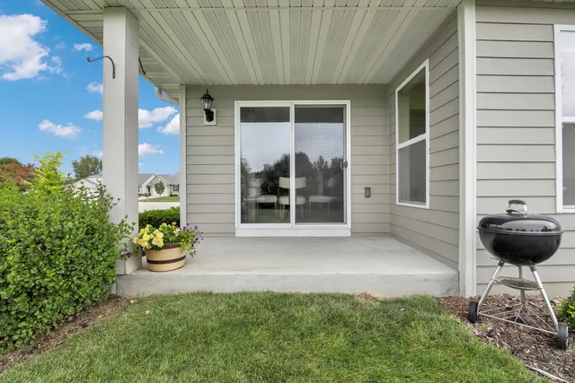 $365,000 | 639 Farmstead Court, Unit 639, Slinger, WI 53086