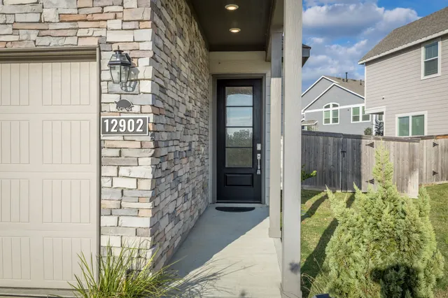 $2,300 | 12902 Rio Medina Trail, Cypress, TX 77433