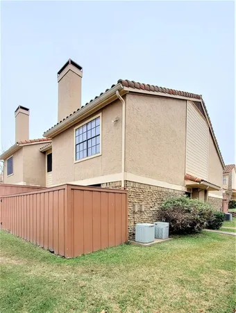 $1,900 | 4233 Madera Road, Unit 4, Irving, TX 75038