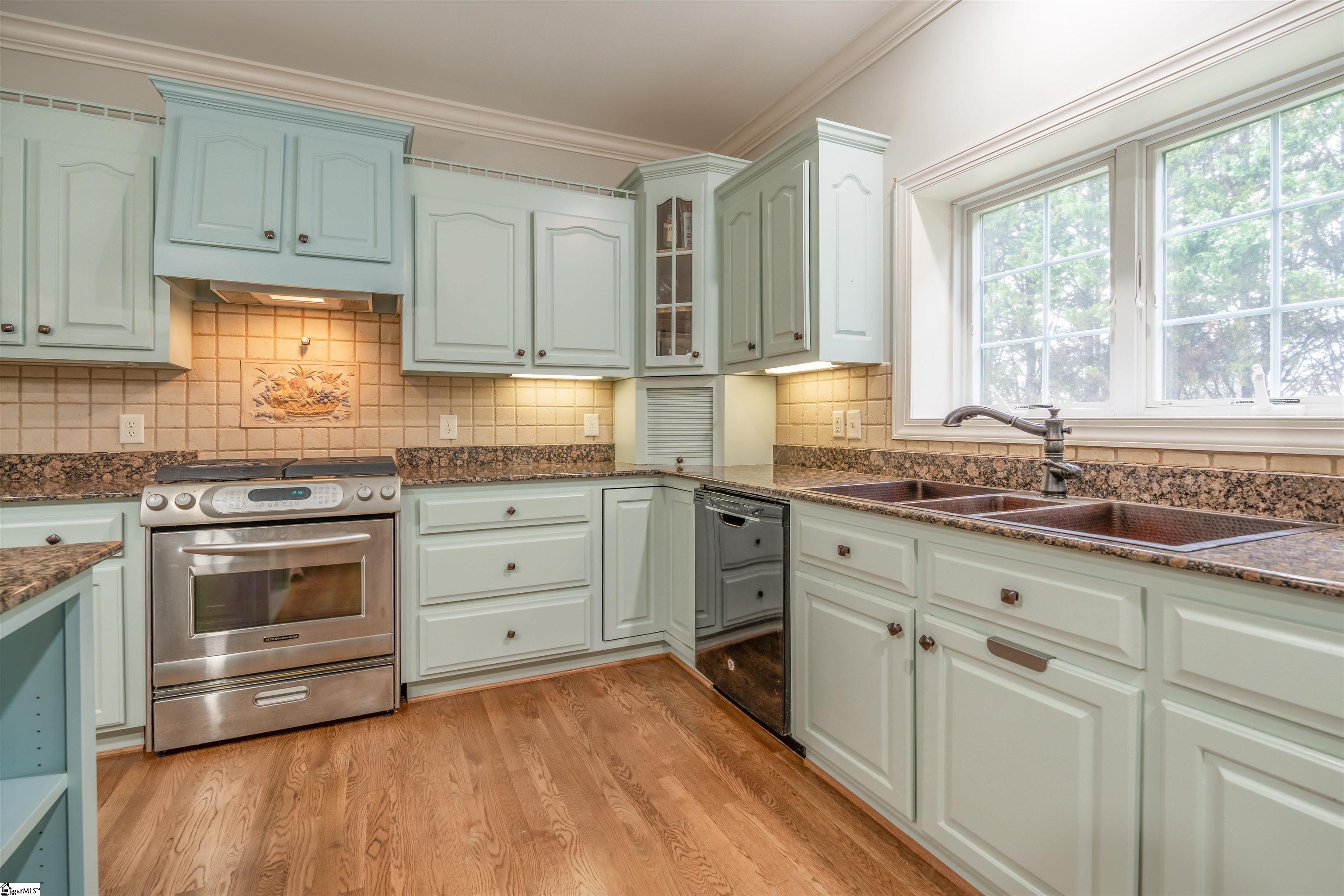 323 Waters Road Taylors, SC 29687 - Photo 15 of 50