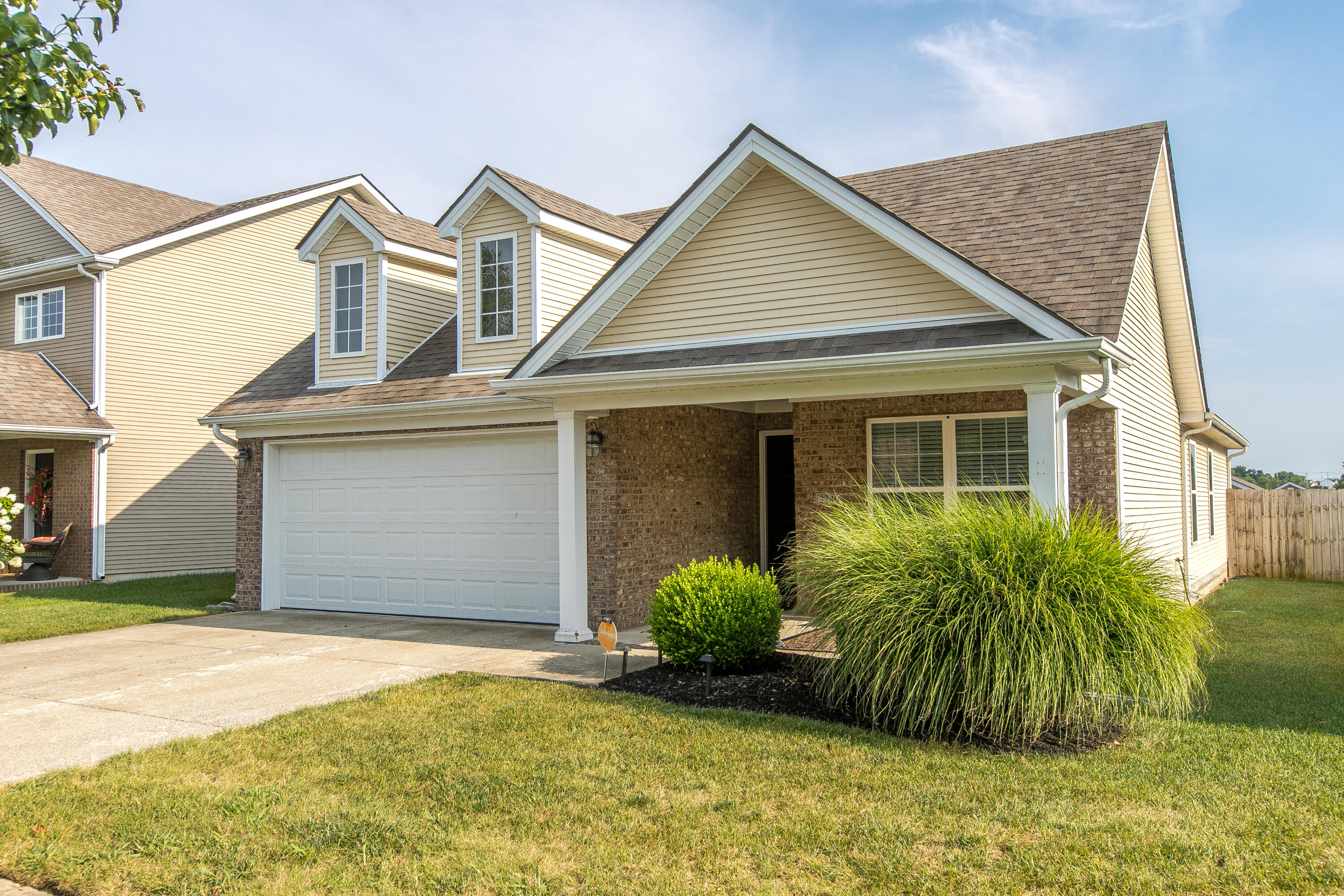 2240 Spurr Road Lexington, KY 40511 - Photo 2 of 26 1-2