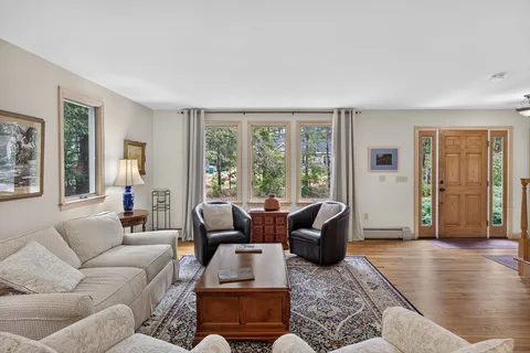 $945,000 | 5 Acorn Lane, Mattapoisett, MA 02739
