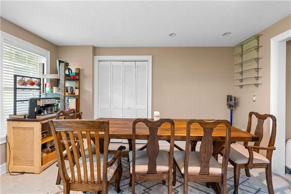 $2,350 | 38 Roxbury Lane, Newnan, GA 30265