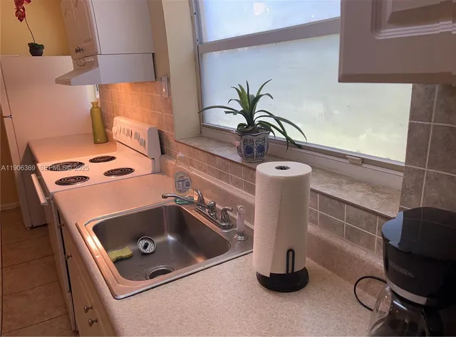 a close view of sink and tap