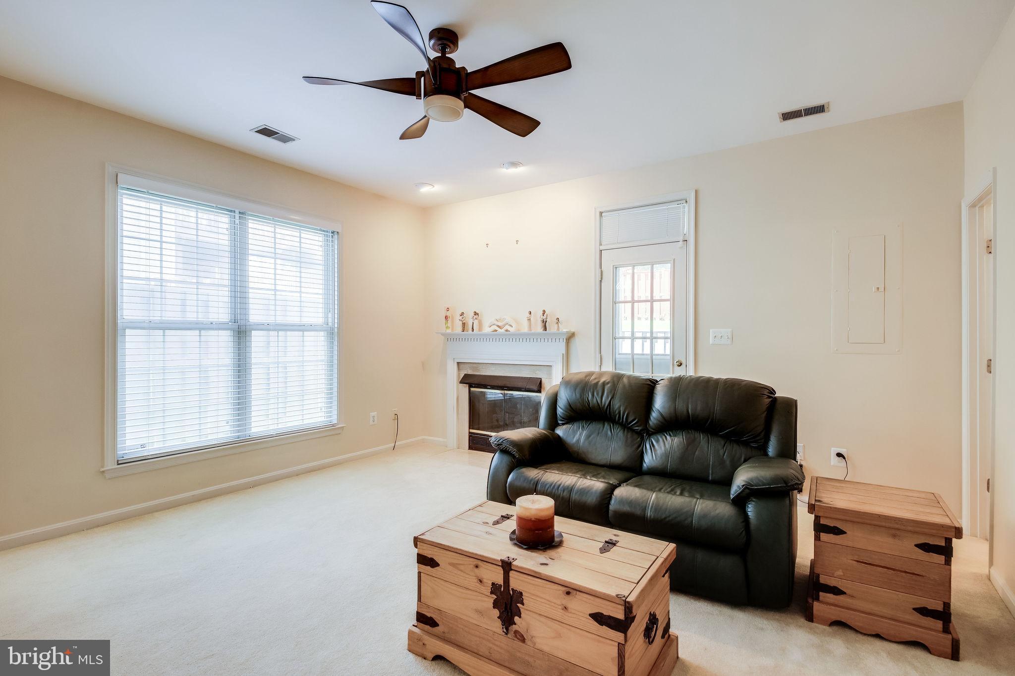 46752 Oakmere Terrace Sterling, VA 20165 - Photo 9 of 66