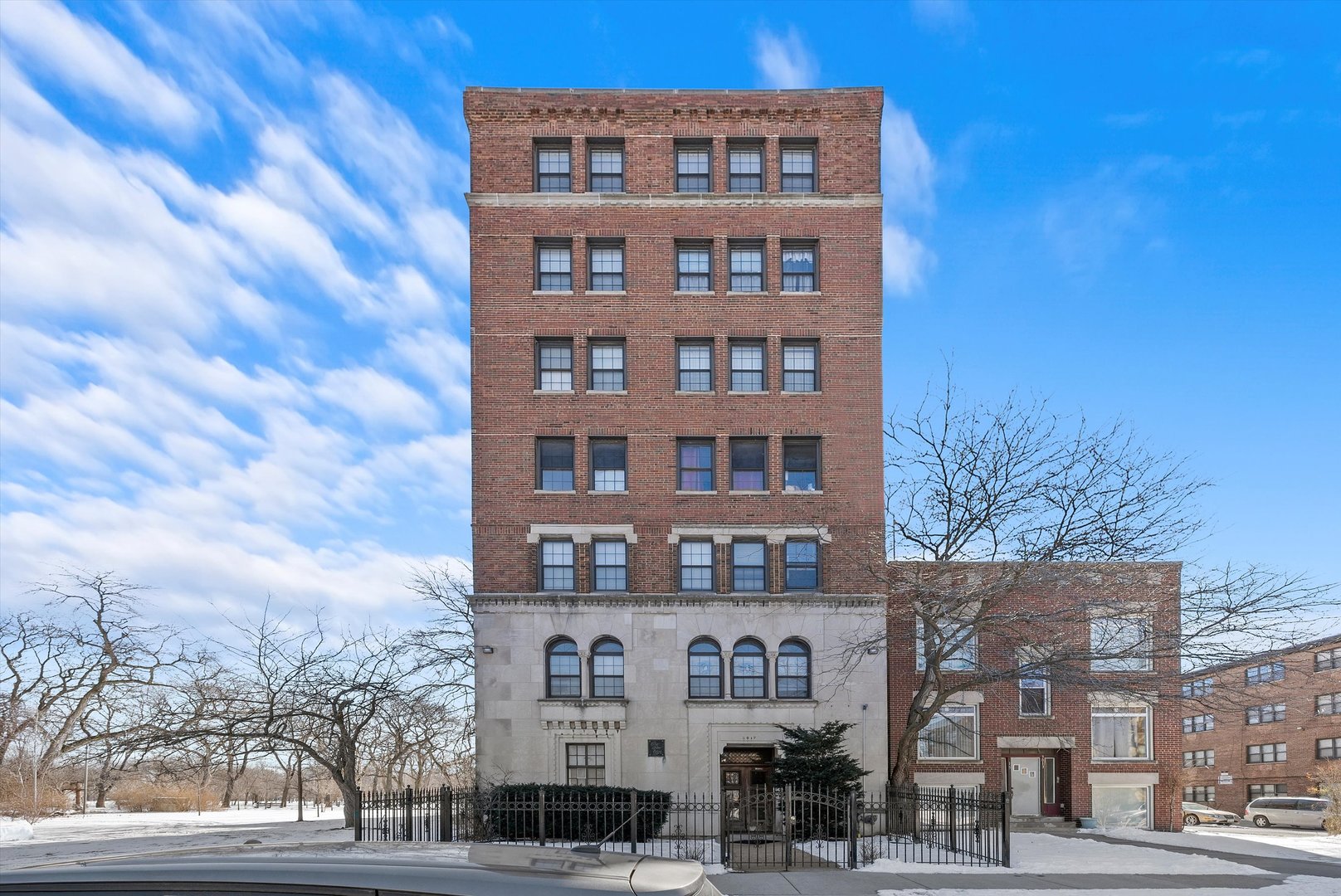 3017 East 78th Street, Unit 4B Chicago, IL 60649 - Photo 1 of 44