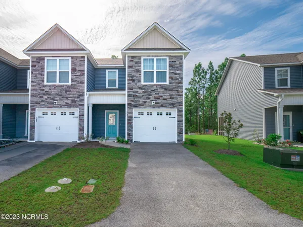 $1,750 | 355 South Stingray Lane, Sneads Ferry, NC 28460