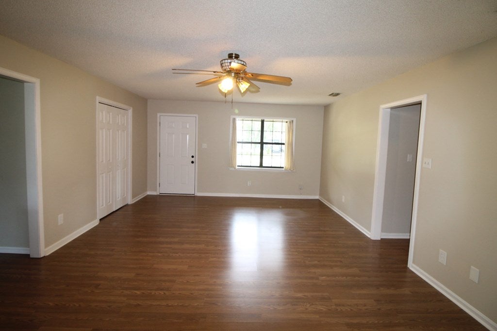 3941 Greenridge Road Valdosta, GA 31605 - Photo 6 of 35 Gallery Image 6