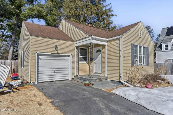 $280,000 | 525 Kenwood Avenue, Bethlehem, NY 12054