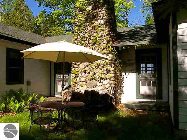 8204 South Dunns Farm Road Maple City, MI 49664 - Photo 4 of 42 1746385-3.JPG