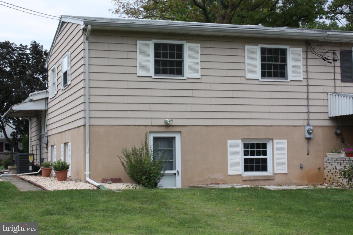 503 West Marion Street Lititz, PA 17543 - Photo 10 of 10 a front view of house with yard
