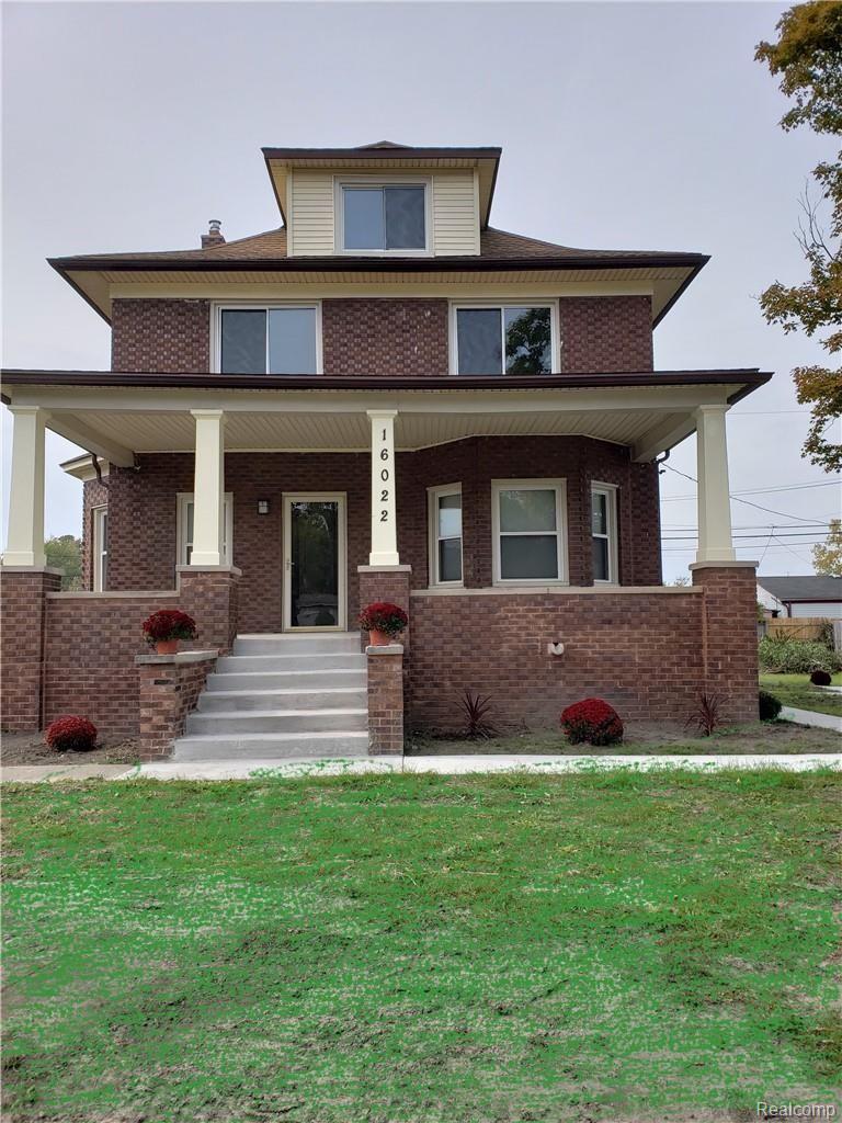 FRONT OF THE HOUSE