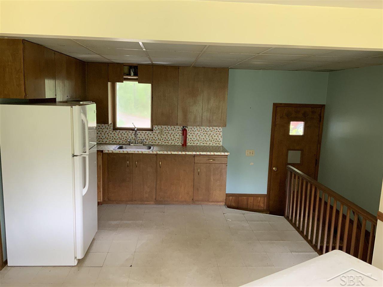 565 West Pine River Road Midland, MI 48640 - Photo 4 of 29 50042499-3.JPG