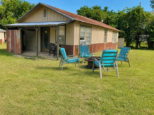 $1,150 | 103 Yucca, Unit 3, Johnson City, TX 78636