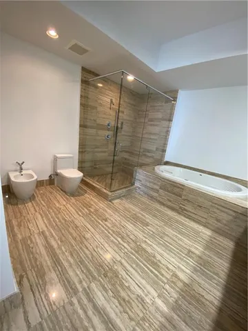 $9,000 | 16001 Collins Avenue, Unit 2207, Sunny Isles Beach, FL 33160