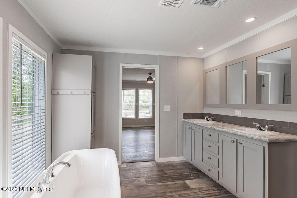 230 Red Eye Road Florahome, FL 32140 - Photo 20 of 37 Primary Bath