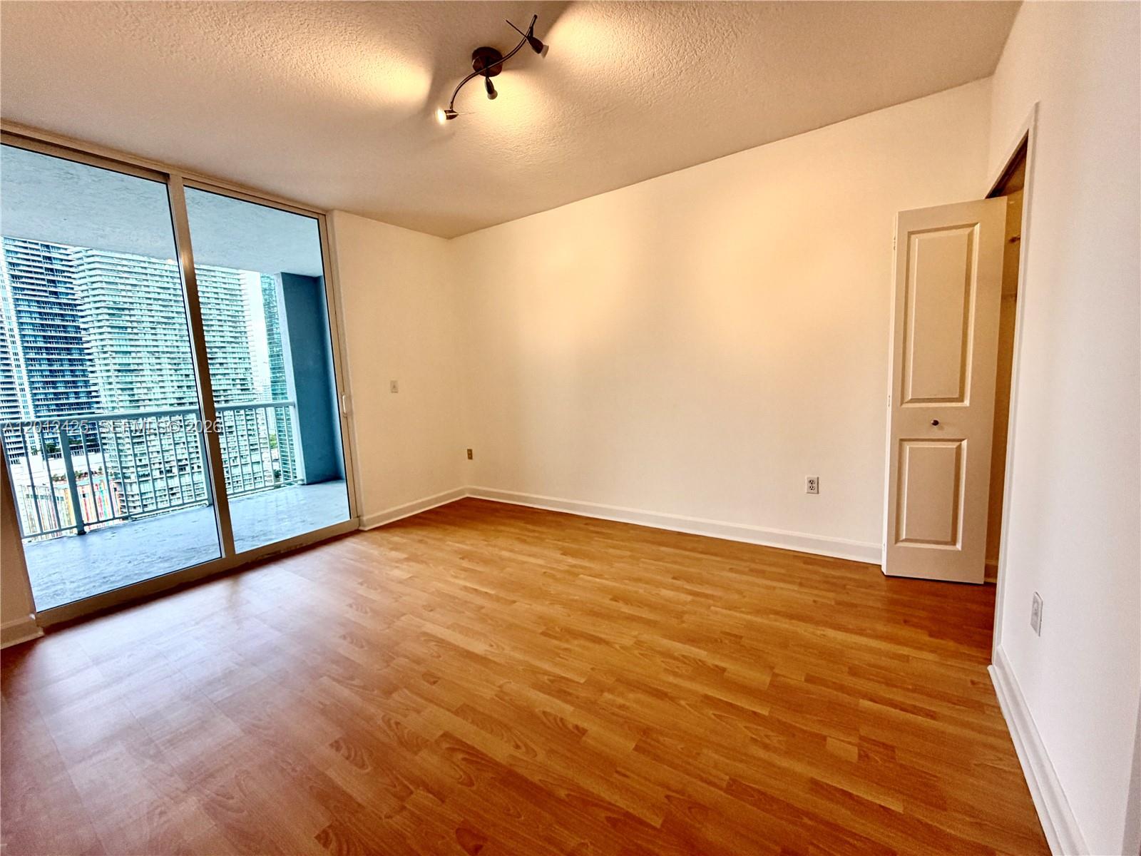 170 Southeast 14th Street, Unit 2906 Miami, FL 33131 - Photo 13 of 33