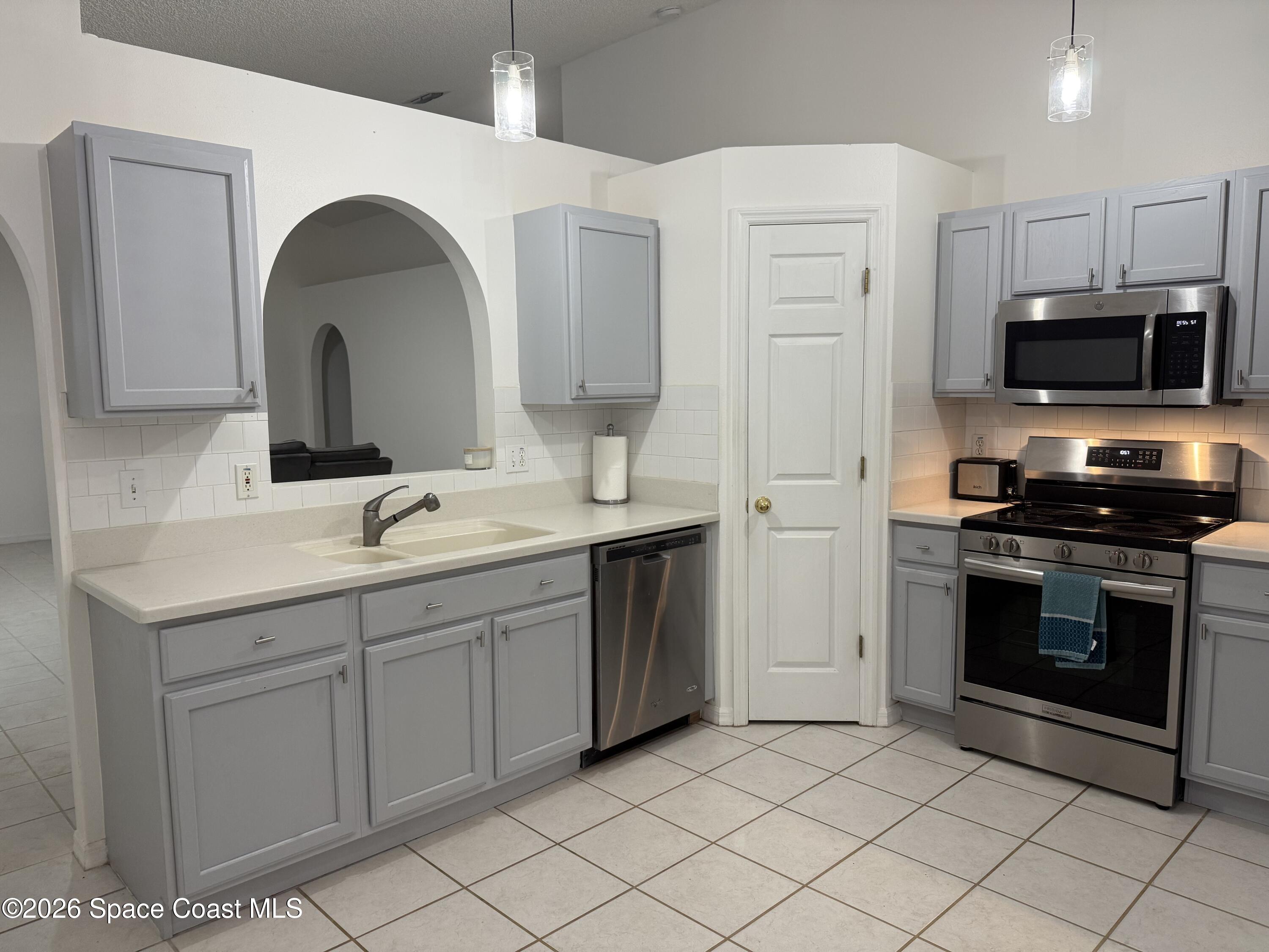 2089 Redwood Circle Palm Bay, FL 32905 - Photo 11 of 14 7