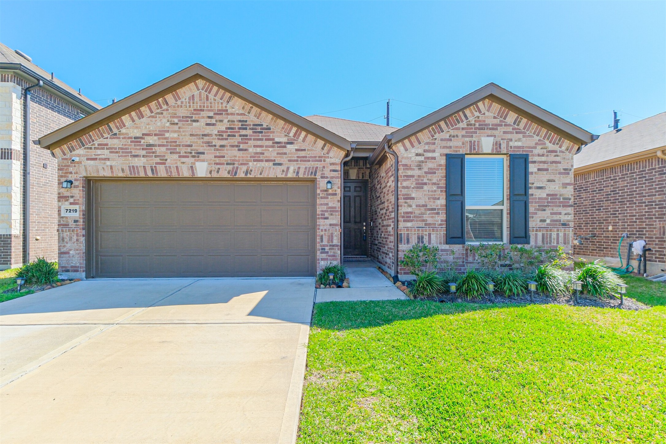 7219 Escondido Drive Rosharon, TX 77583 - Photo 1 of 16 Welcome to Escondido Dr.