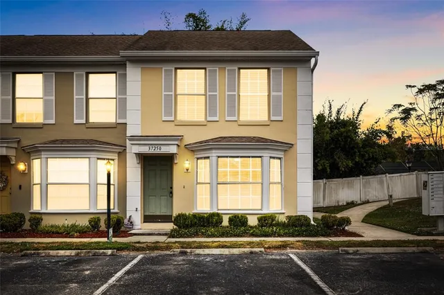 $1,500 | 37250 Embassy Pk Lane, Dade City, FL 33525