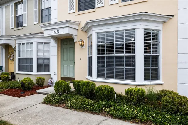 $1,500 | 37250 Embassy Pk Lane, Dade City, FL 33525