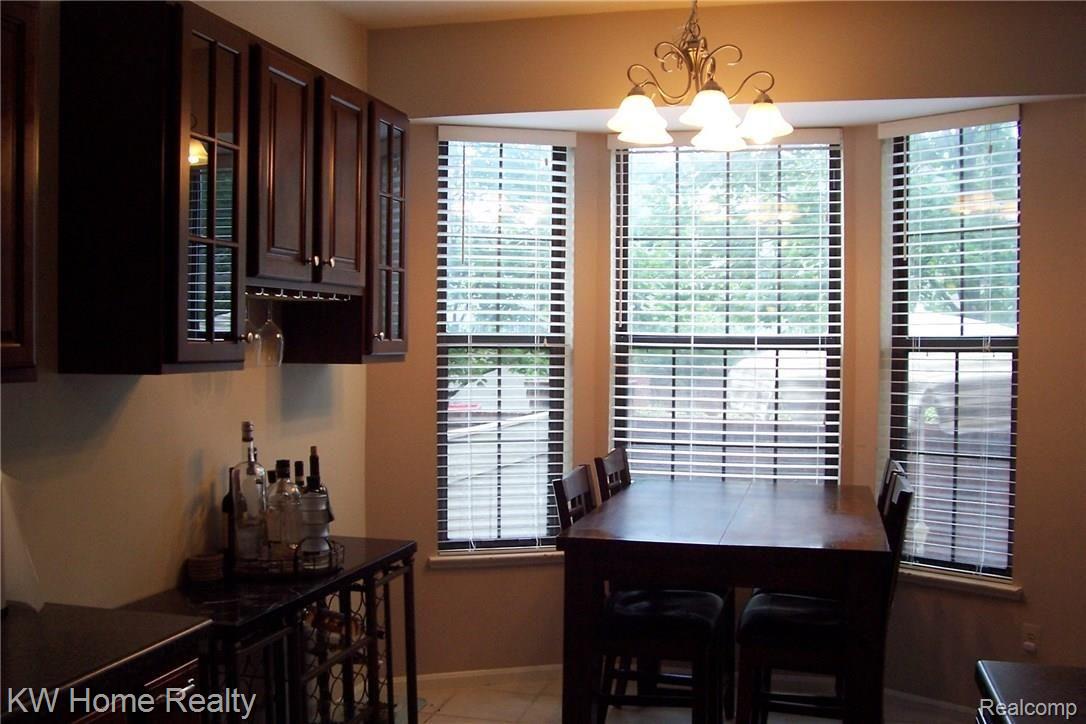 7196 Green Farm Road, Unit 156 West Bloomfield, MI 48322 - Photo 5 of 12 000_0563.JPG