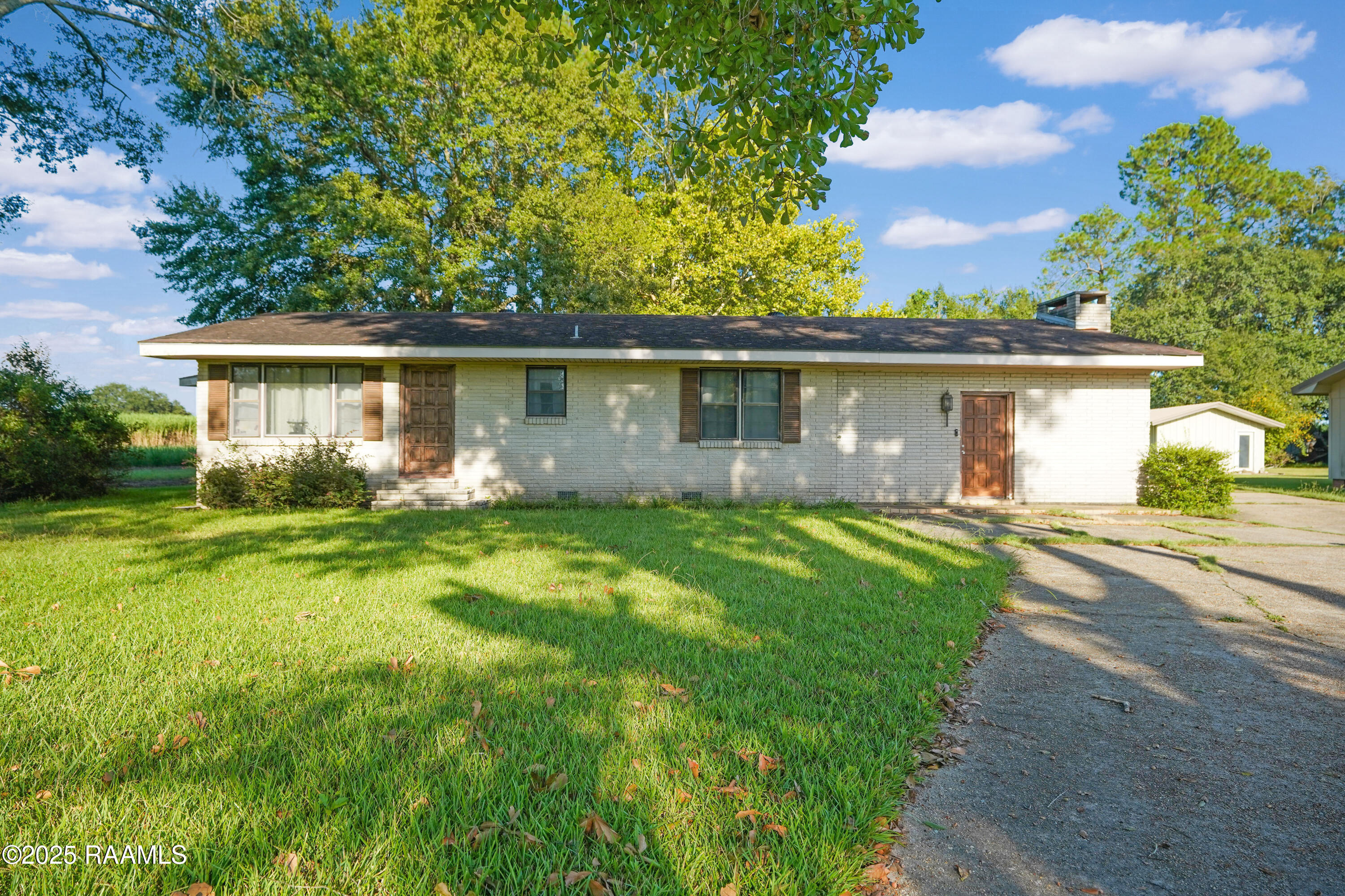 7516 Loreauville Road New Iberia, LA 70563 - Photo 1 of 11 DSC03614