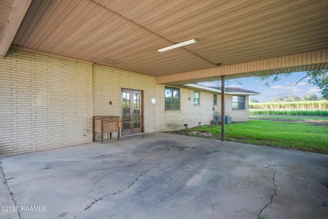 $160,000 | 7516 Loreauville Road, New Iberia, LA 70563