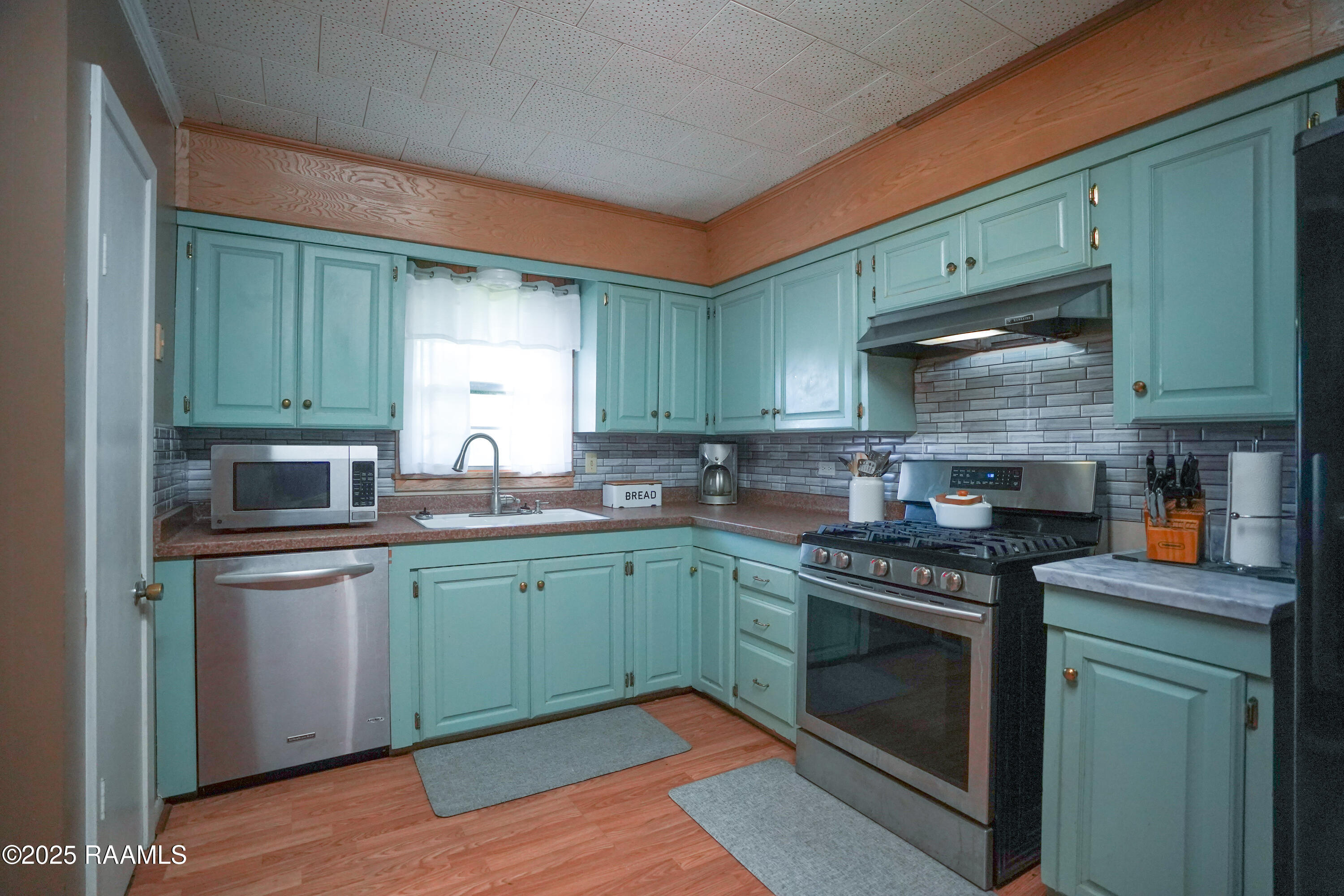 7516 Loreauville Road New Iberia, LA 70563 - Photo 6 of 11 DSC03621