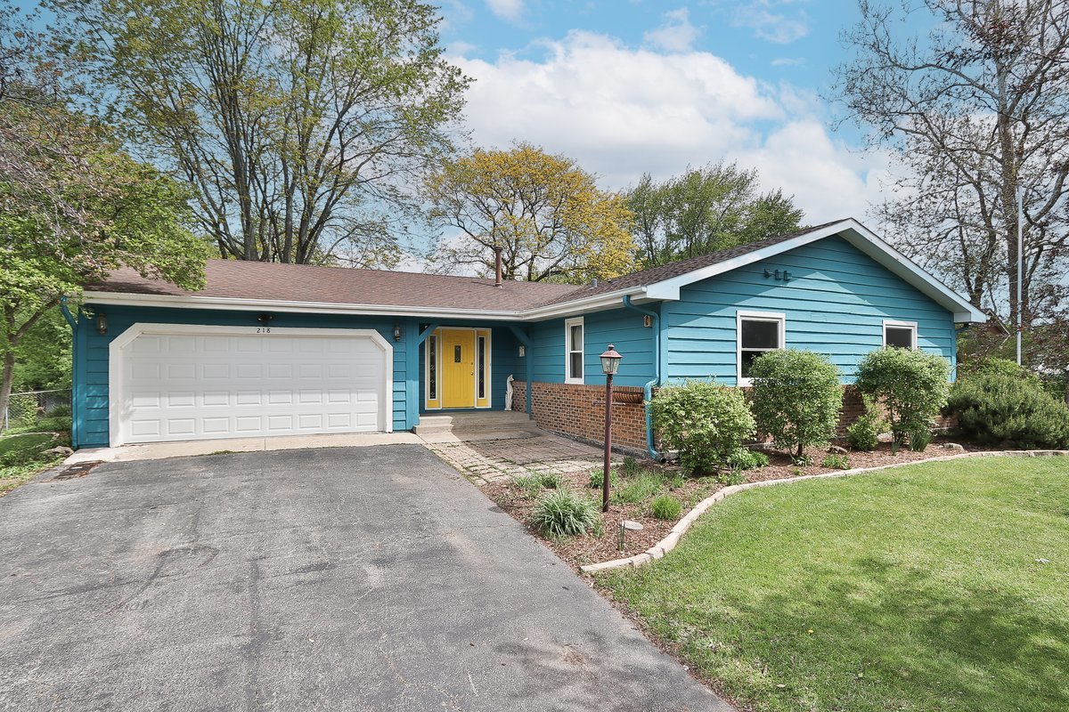 218 East Nerge Road Roselle, IL 60172 - Photo 2 of 36