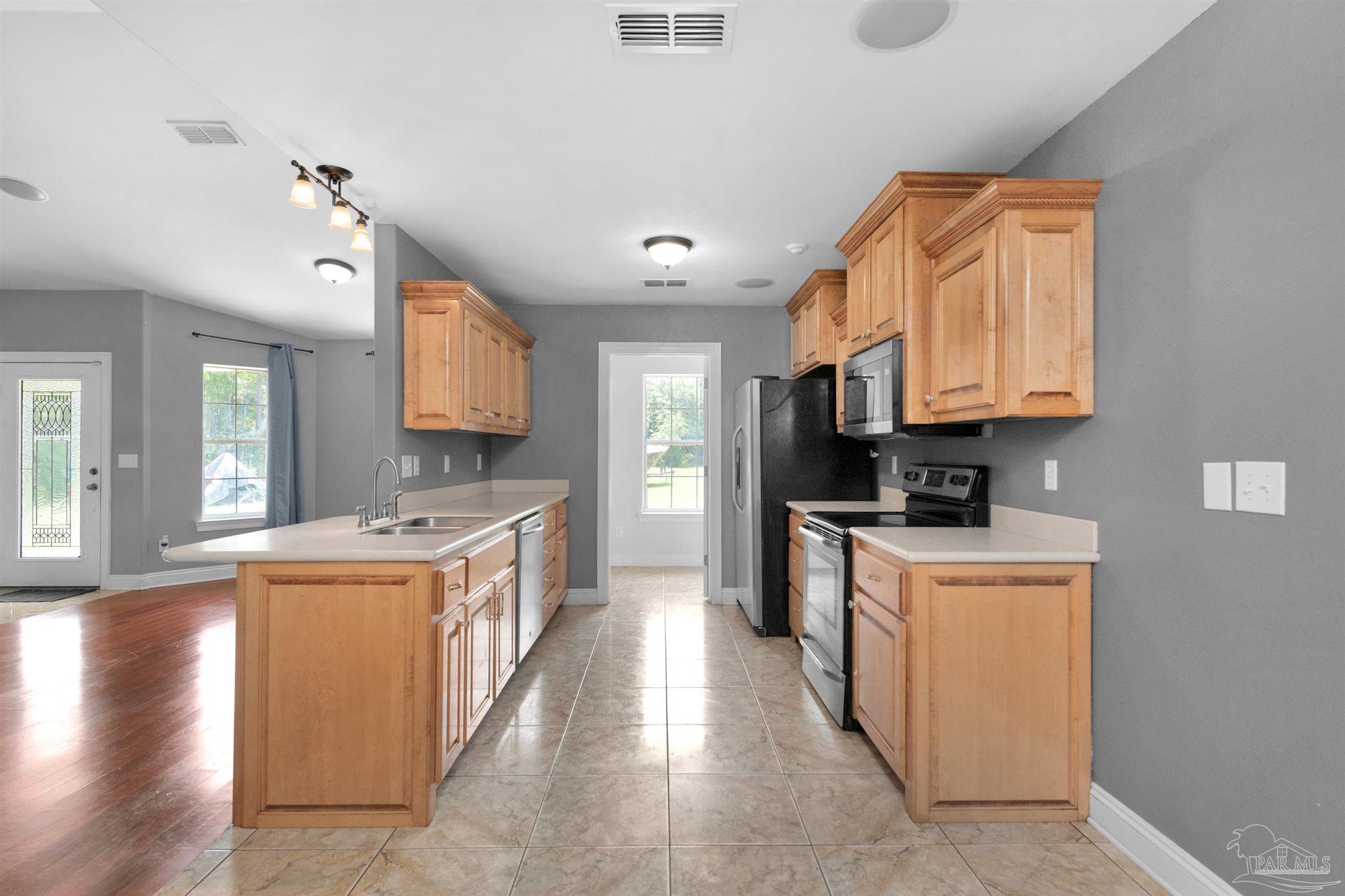 5250 Black Road Milton, FL 32583 - Photo 9 of 33 Gallery Image 9