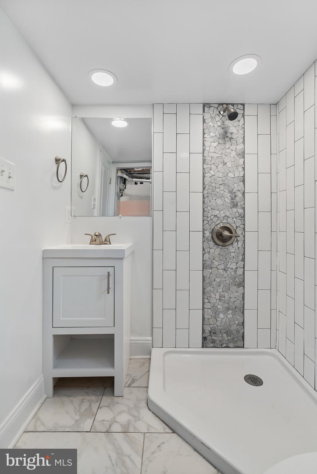 2216 Silver Lane Road Essex, MD 21221 - Photo 3 of 40