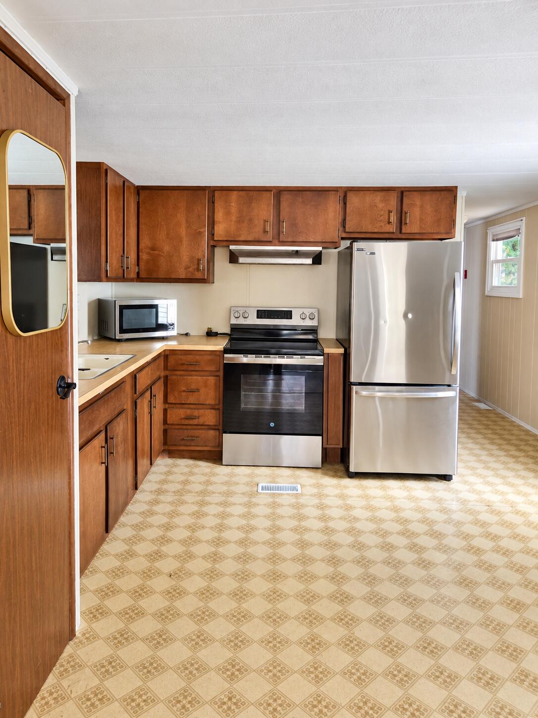 216 Cedar Street Millinocket, ME 04462 - Photo 8 of 17 3D28DD98-0549-4C81-957D-73B199E20A27