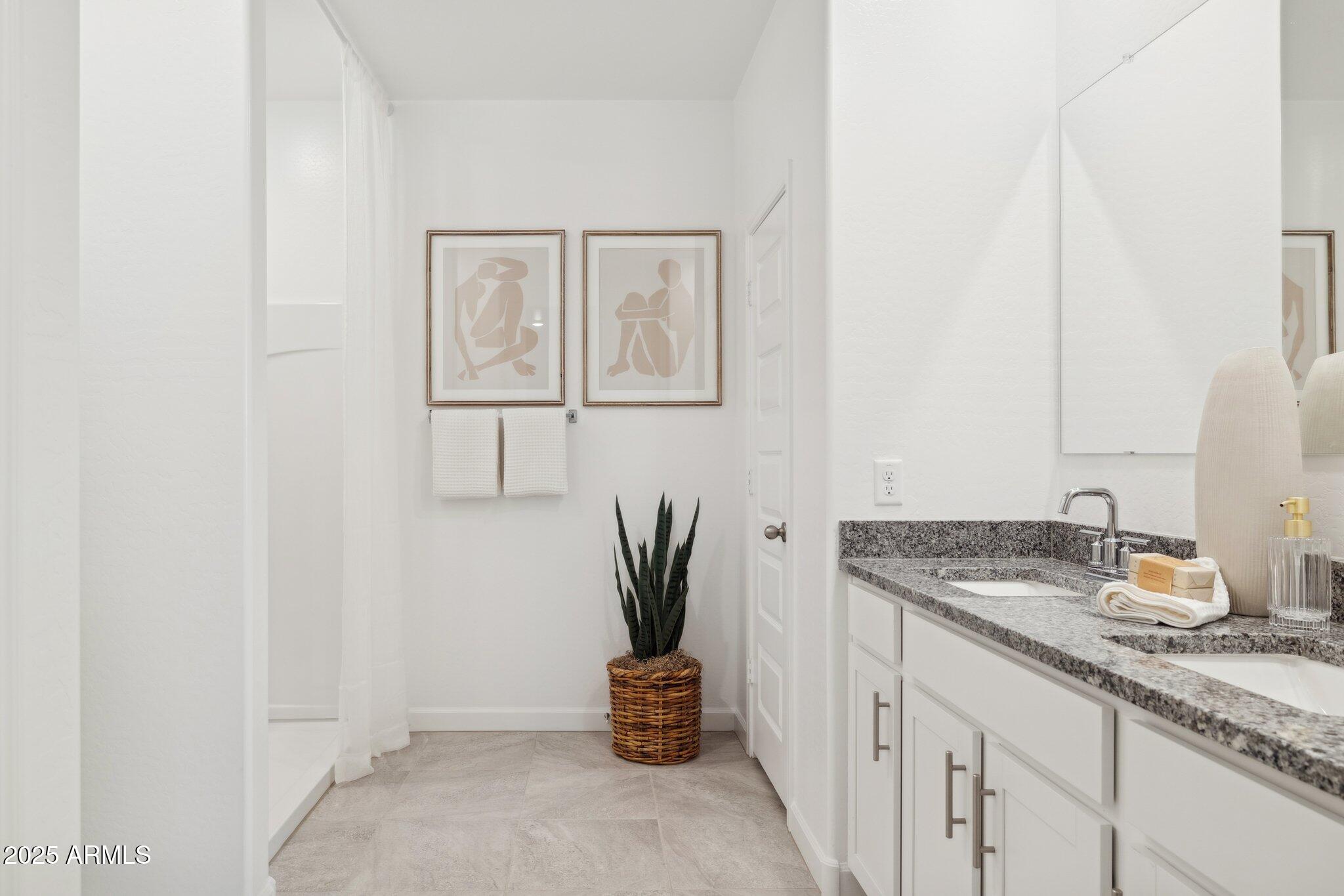 8515 West Gehrig Way Florence, AZ 85132 - Photo 17 of 50 Main Suite Bath