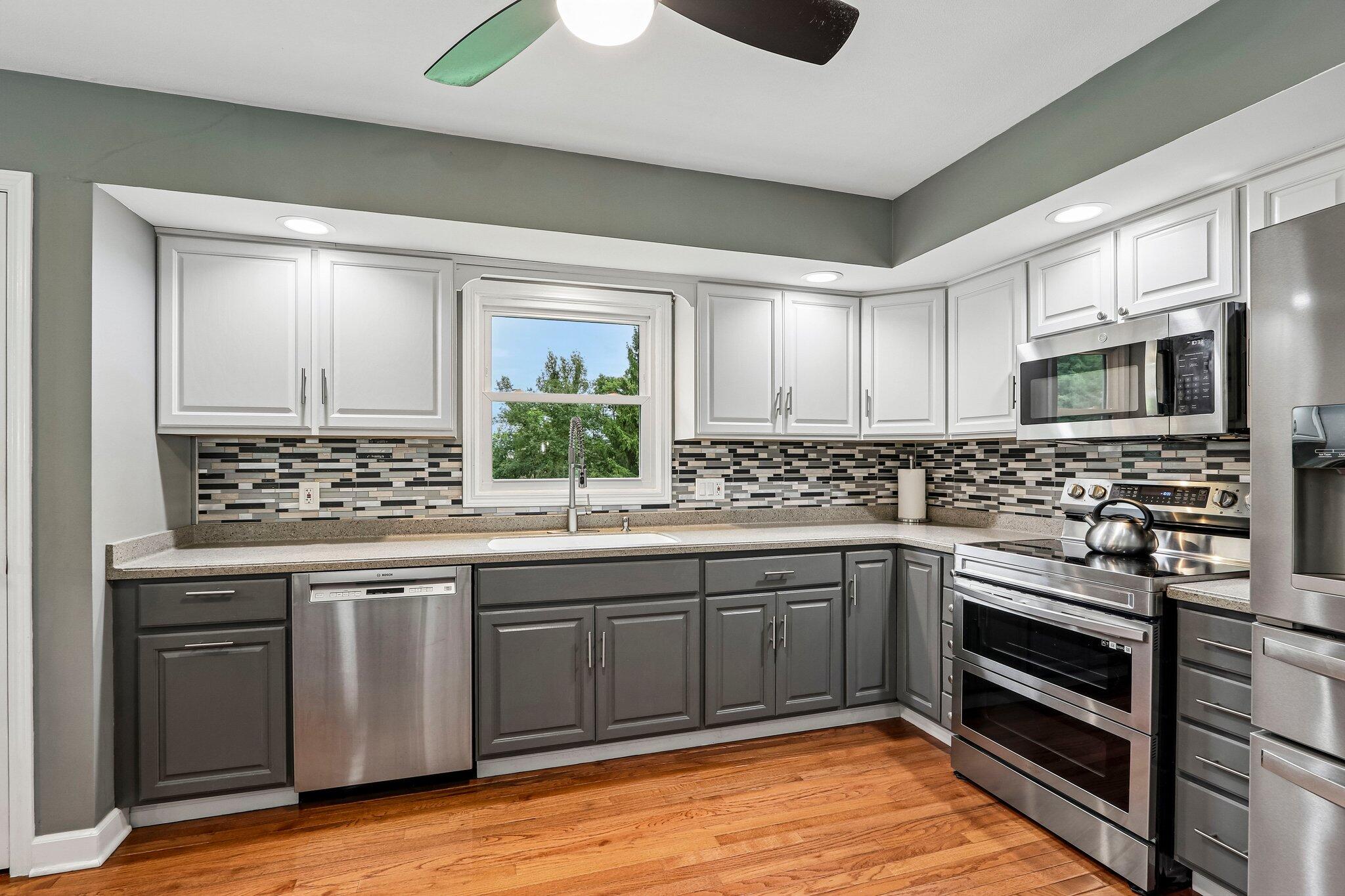 N4824 County Rd P Delavan, WI 53115 - Photo 15 of 49 Kitchen