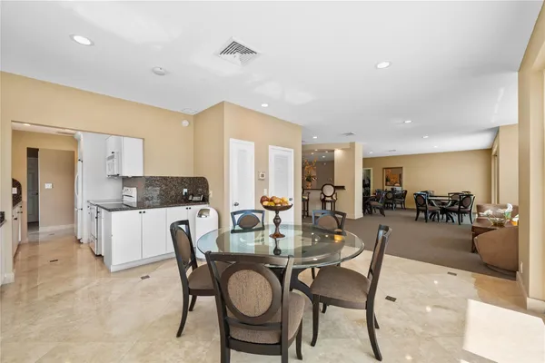 $3,899 | 511 Bayshore Drive, Unit 904, Fort Lauderdale, FL 33304