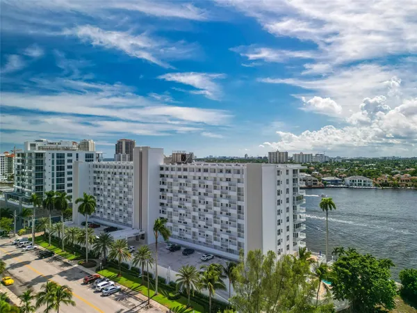 $3,899 | 511 Bayshore Drive, Unit 904, Fort Lauderdale, FL 33304